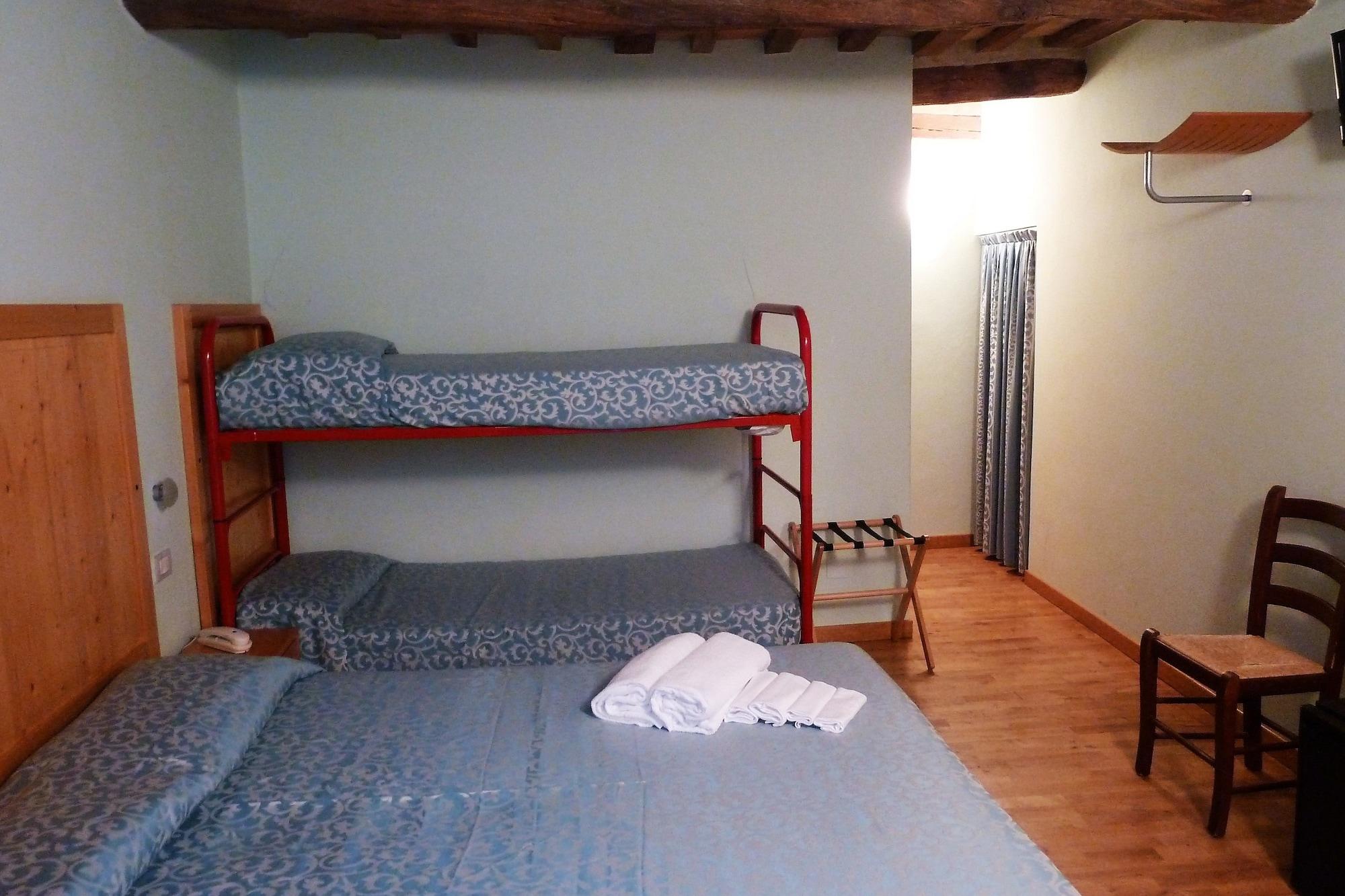 Hotel Tre Ceri Gubbio Bagian luar foto