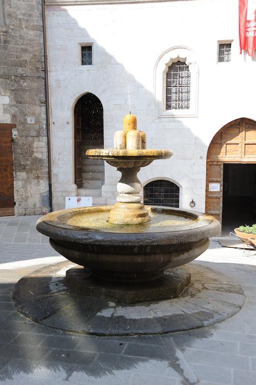 Hotel Tre Ceri Gubbio Bagian luar foto